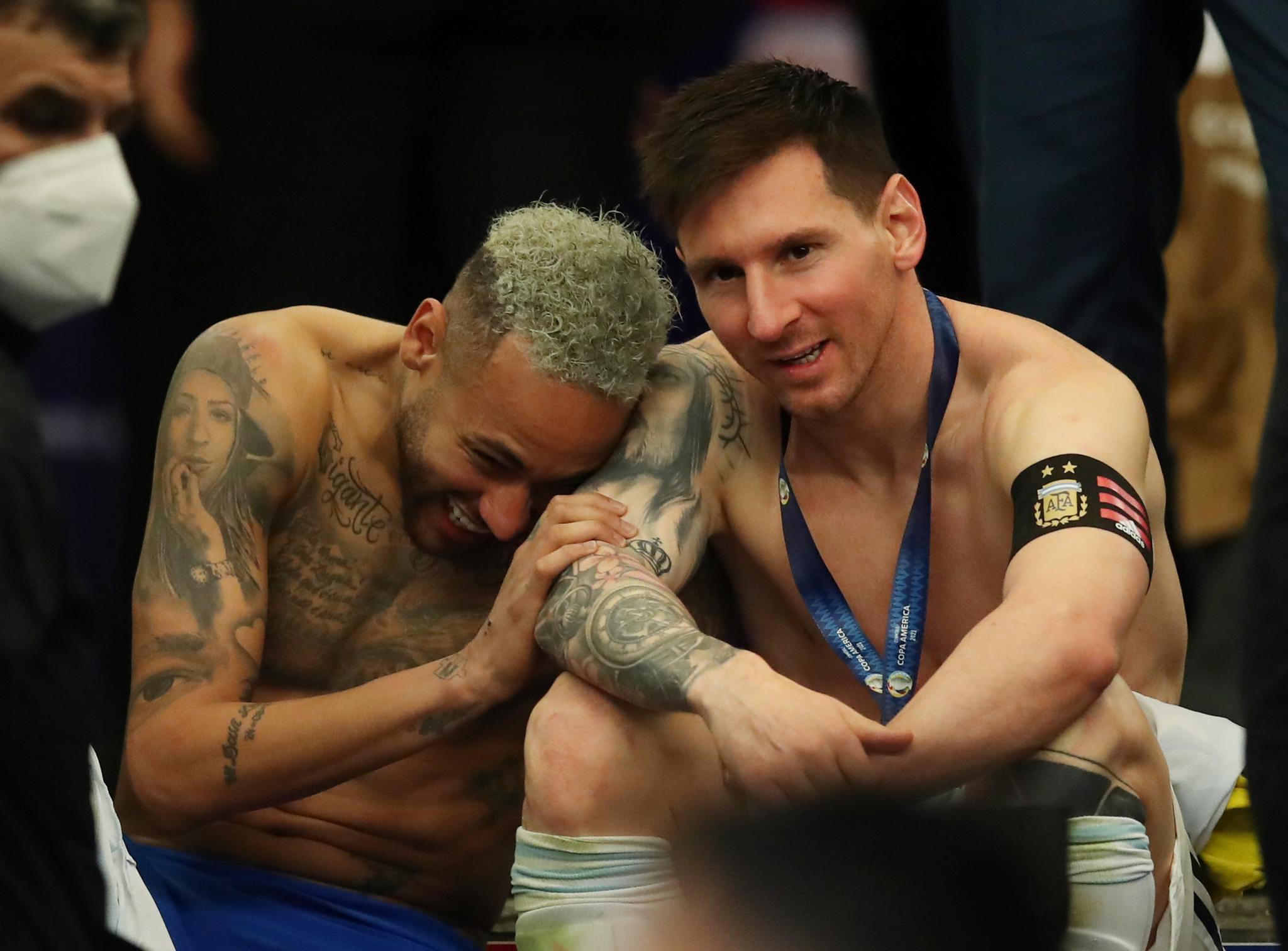 NBA-勇士主场对阵雄鹿 格林与裁判再起争执